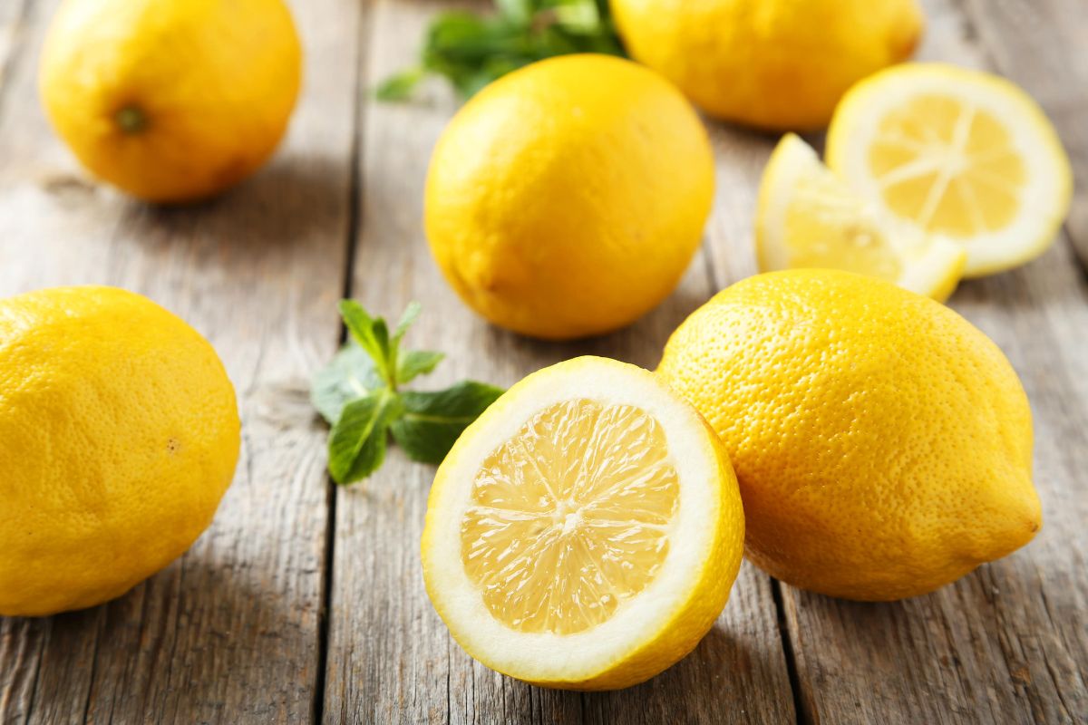 Користь і шкода лимона — 11 фактів про те, яку дію він надає на організм людини