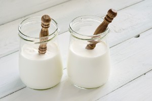 Чим відрізняється йогурт від кефіру і що корисніше: огляд досліджень