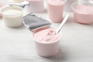 Який йогурт найкорисніший – 7 правил як вибрати натуральний продукт в магазині без добавок і цукру, а також Які бувають варіанти