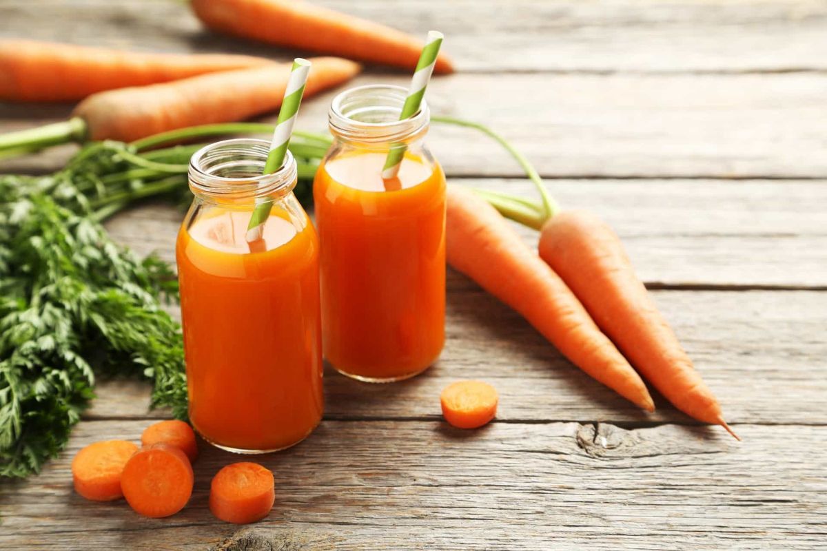 Морквяний сік — 7 фактів про користь для організму, а також шкоду і протипоказання