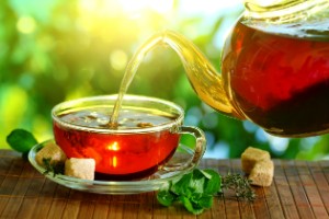 Чай для печінки – наукові факти про користь зеленого і чорного сортів, а також трав'яних складів для очищення і відновлення