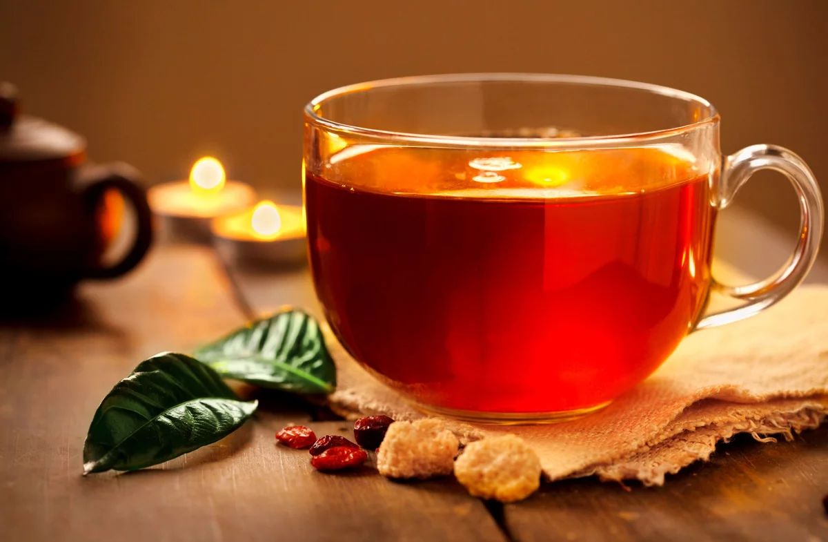 Чорний чай — 7 фактів про користь і шкоду для організму людини, його властивості і застосування