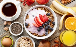 6 продуктів, що підвищують працездатність організму і витривалість: яке харчування найбільш корисно для мозку і розумової діяльності??