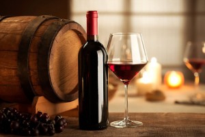 Вино розширює або звужує судини: як впливає червоне сухе, біле і кріплене на організм, а також Яке можна пити для лікування артерій головного мозку